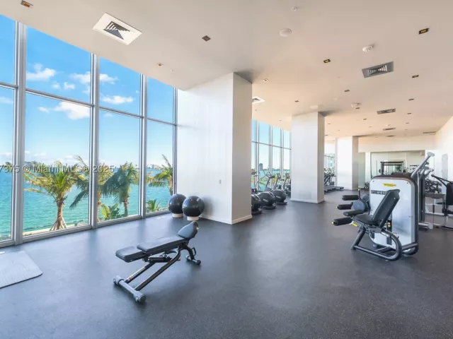 1-bedroom condo for sale in Miami - 2900 NE 7th Ave 2008 - MondialRealty