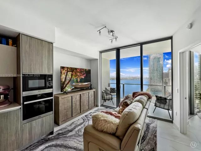 Apartment for sale  Unit #2008 - photo 5788499