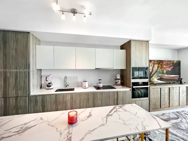 Apartment for sale  Unit #2008 - photo 5788500