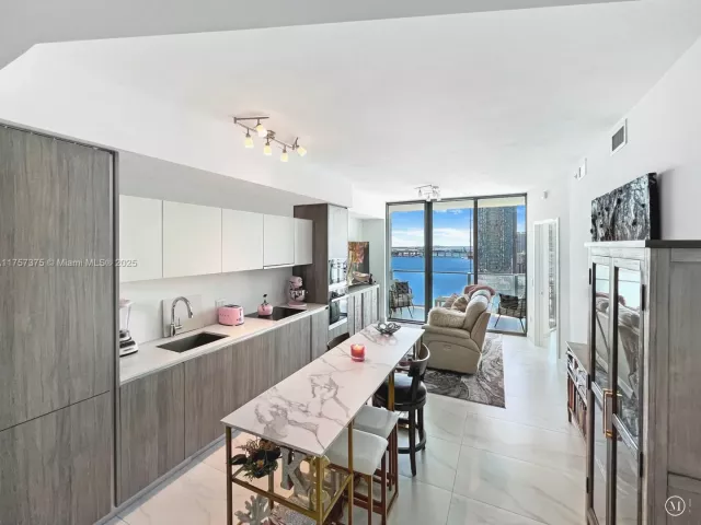 Apartment for sale  Unit #2008 - photo 5788501