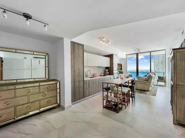 Apartment for sale  Unit #2008 - photo 5788503