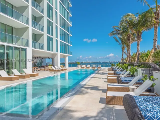1-bedroom condo for sale in Miami - 2900 NE 7th Ave 2008 - MondialRealty