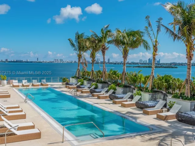 1-bedroom condo for sale in Miami - 2900 NE 7th Ave 2008 - MondialRealty