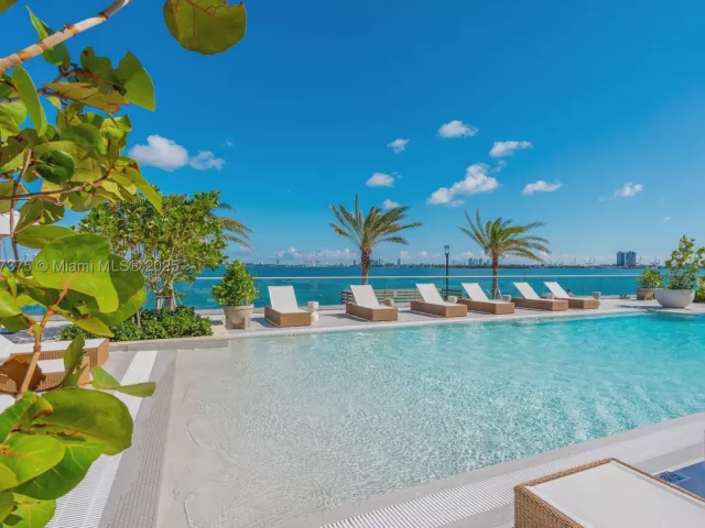 1-bedroom condo for sale in Miami - 2900 NE 7th Ave 2008 - MondialRealty