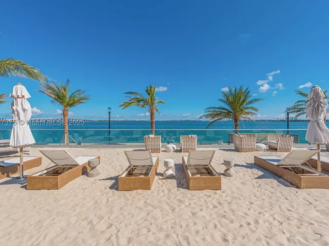 1-bedroom condo for sale in Miami - 2900 NE 7th Ave 2008 - MondialRealty
