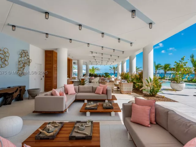 1-bedroom condo for sale in Miami - 2900 NE 7th Ave 2008 - MondialRealty