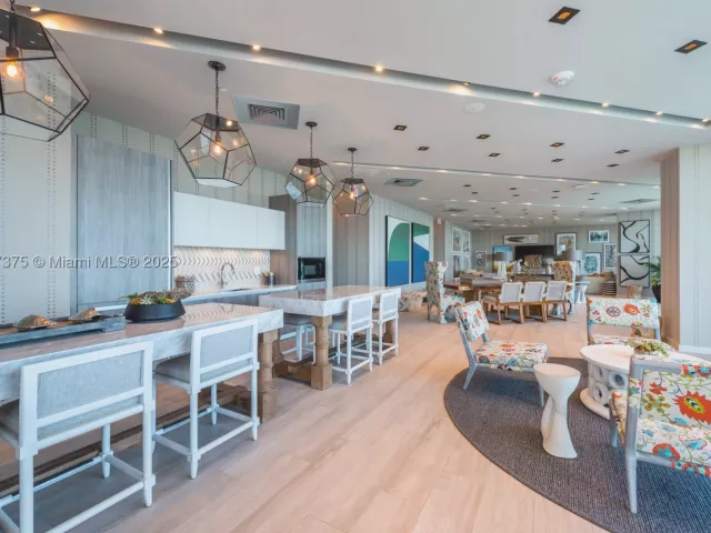 1-bedroom condo for sale in Miami - 2900 NE 7th Ave 2008 - MondialRealty