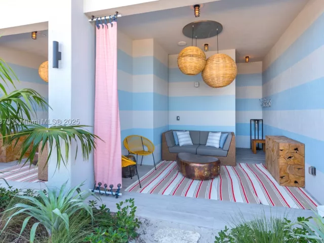 1-bedroom condo for sale in Miami - 2900 NE 7th Ave 2008 - MondialRealty