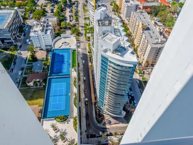 1-bedroom condo for sale in Miami - 2900 NE 7th Ave 2008 - MondialRealty