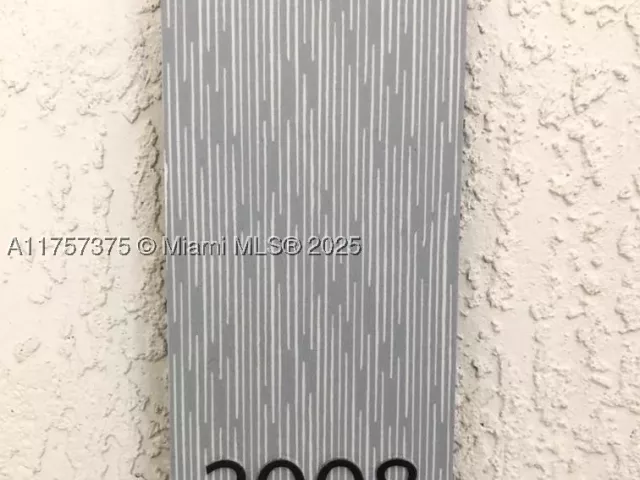 1-bedroom condo for sale in Miami - 2900 NE 7th Ave 2008 - MondialRealty