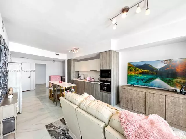 Apartment for sale  Unit #2008 - photo 5788497