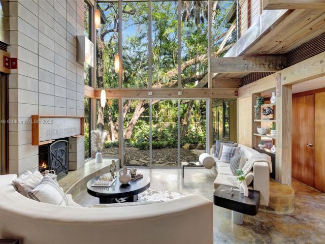 Home for sale at 2410 SW 29th Way - photo 6096833