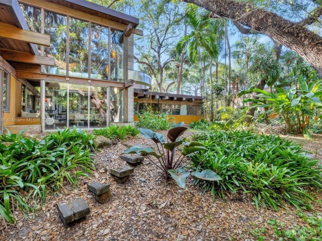 Home for sale at 2410 SW 29th Way - photo 6096843