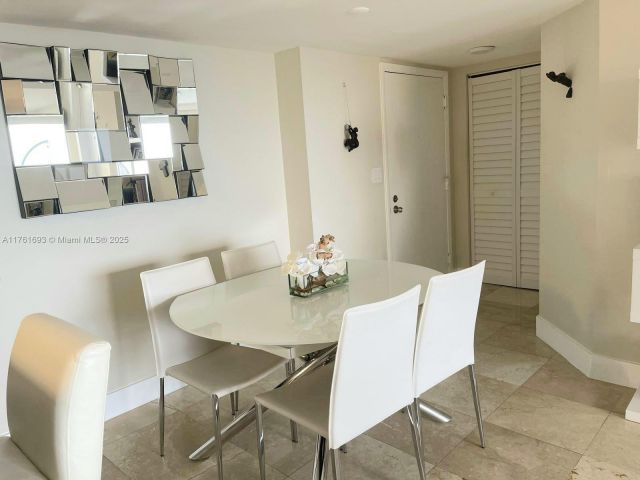 Apartment for sale  Unit #904 - photo 5727681