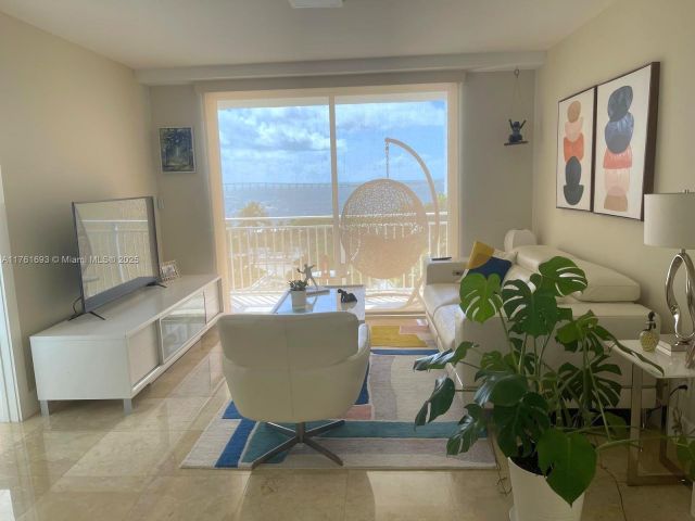 Apartment for sale  Unit #904 - photo 5727685