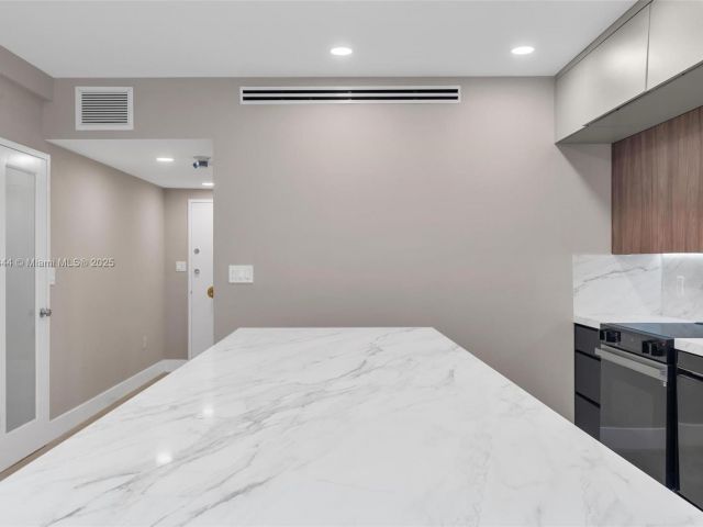 Apartment for sale  Unit #9B - photo 5827523