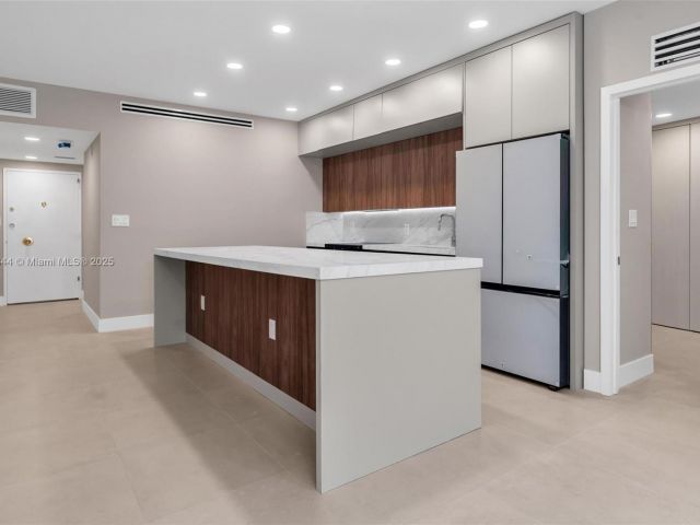 Apartment for sale  Unit #9B - photo 5827525