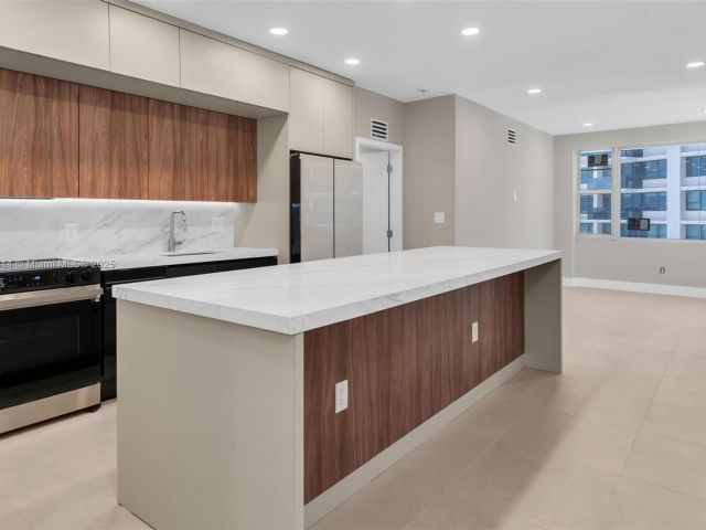 Apartment for sale  Unit #9B - photo 5827531