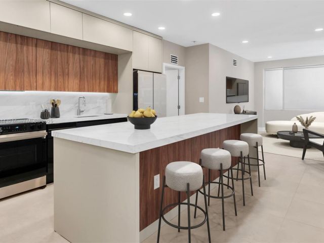 Apartment for sale  Unit #9B - photo 5827532