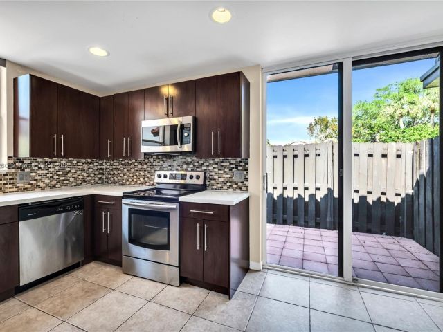 Home for sale at 5762 Fox Hollow Dr C - photo 5744279