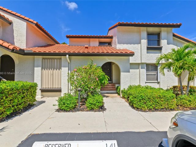 Home for sale at 5762 Fox Hollow Dr C - photo 5744280