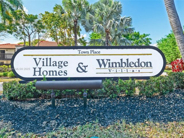 3-bedroom home for sale in Boca Raton - 5762 Fox Hollow Dr C - MondialRealty