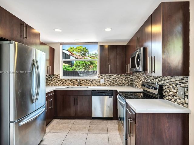 3-bedroom home for sale in Boca Raton - 5762 Fox Hollow Dr C - MondialRealty