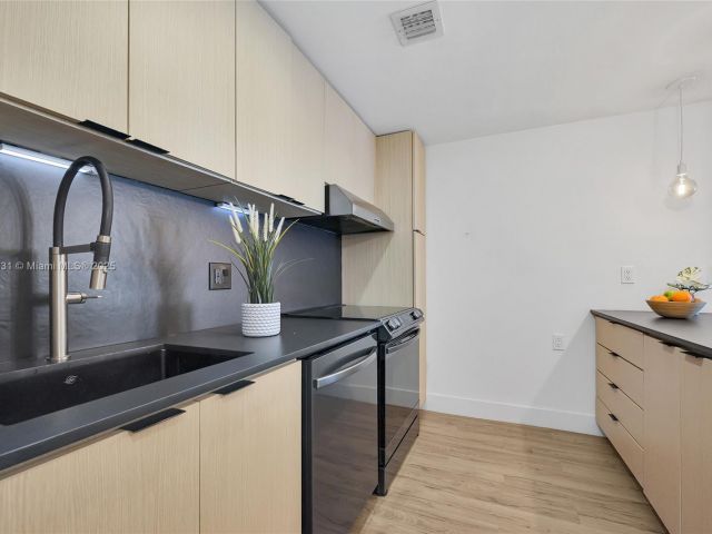 Apartment for sale  Unit #1207 - photo 5840096