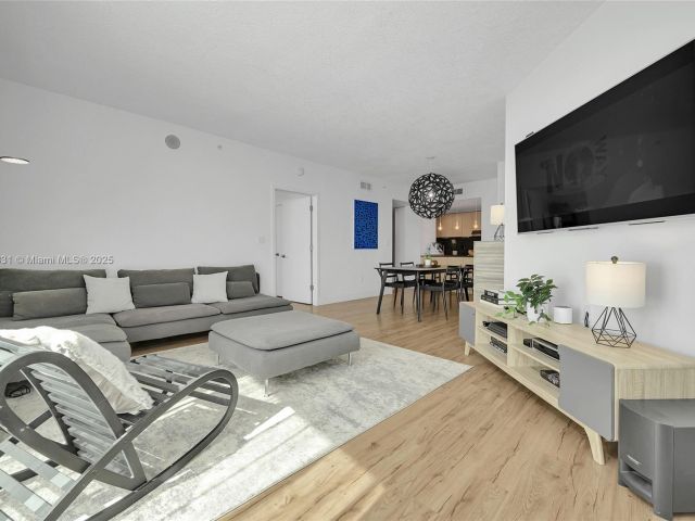 Apartment for sale  Unit #1207 - photo 5840100