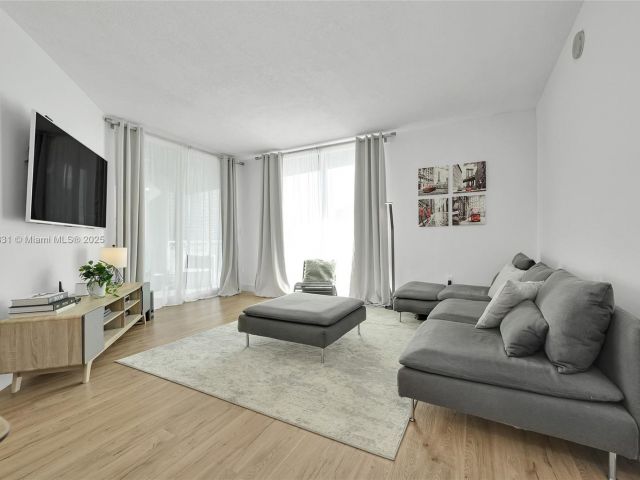 Apartment for sale  Unit #1207 - photo 5840102