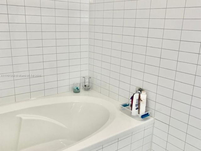 Apartment for sale  Unit #4306 - photo 5732723