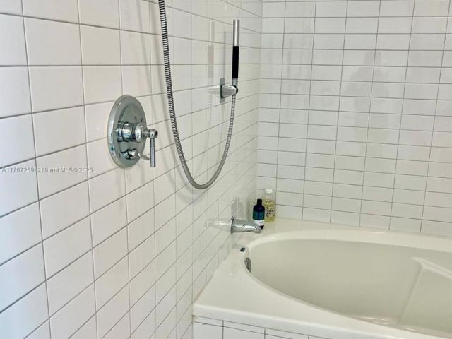 Apartment for sale  Unit #4306 - photo 5732724