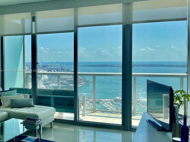 Apartment for sale  Unit #4306 - photo 5732731