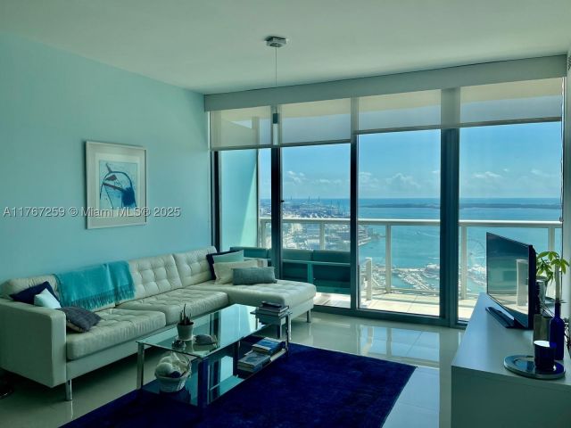 1-bedroom condo for sale in Miami - 888 Biscayne Blvd 4306 - MondialRealty