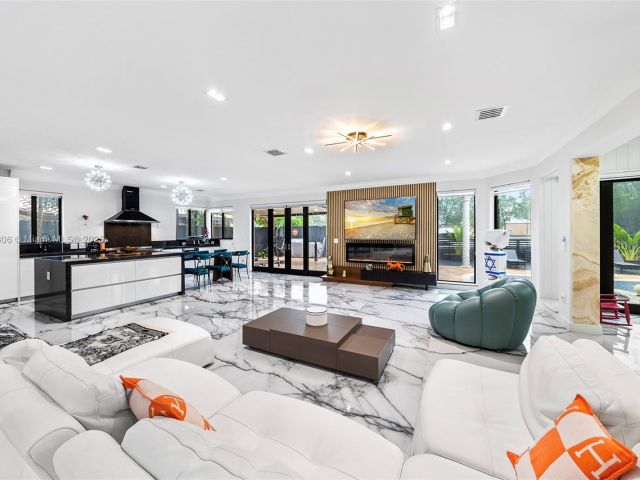 Home for sale at 3400 NE 164th St - photo 5721764