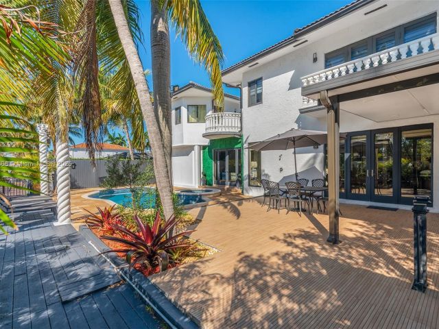 Home for sale at 3400 NE 164th St - photo 5721772