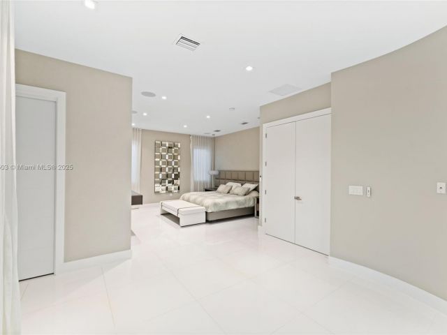 Home for rent at 10561 NW 67th Ter 10561 - photo 5725261