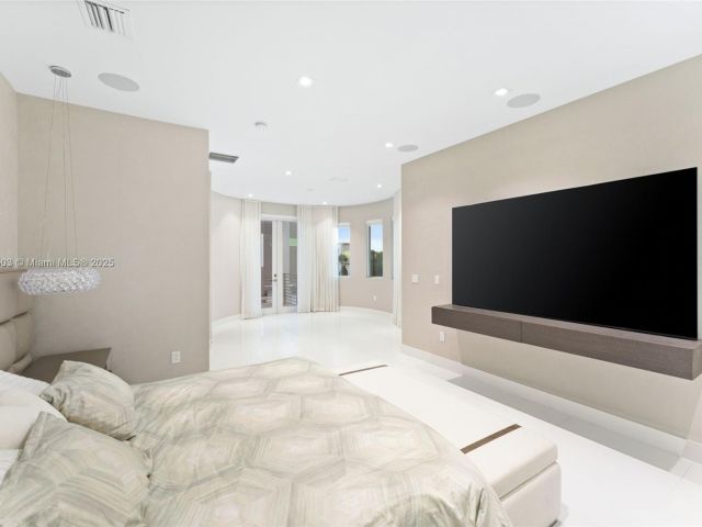 Home for rent at 10561 NW 67th Ter 10561 - photo 5725262