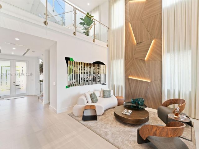 Home for rent at 10561 NW 67th Ter 10561 - photo 5725275