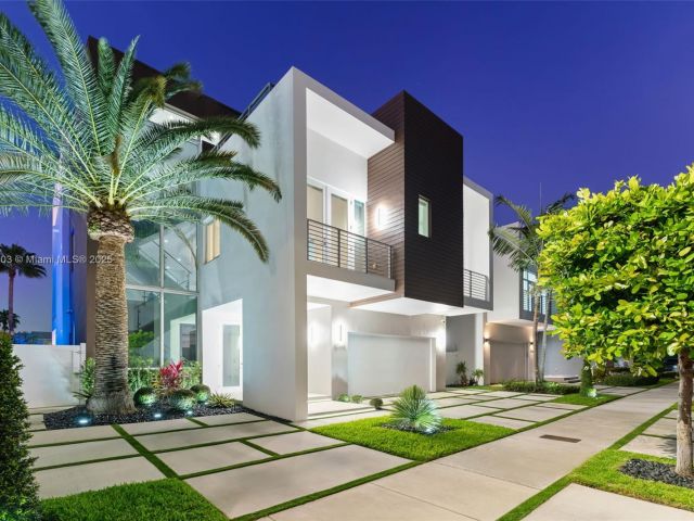 Home for rent at 10561 NW 67th Ter 10561 - photo 5725279