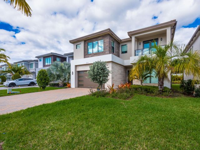 Home for sale at 8131 Laurel Falls Dr Drive - photo 5822169