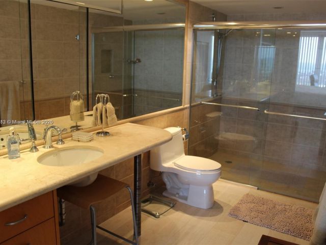 Apartment for rent  Unit #22F - photo 6914917