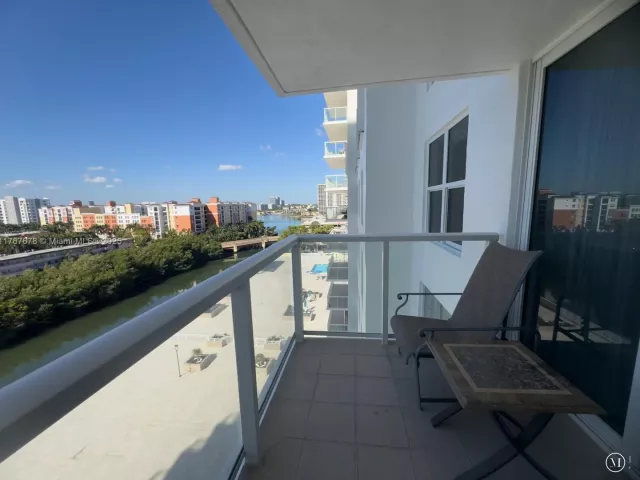 Apartment for sale  Unit #1015 - photo 5735371