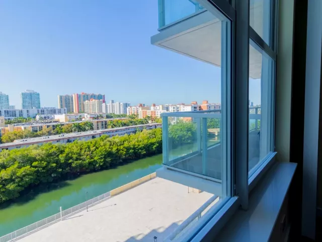 Apartment for sale  Unit #1015 - photo 5735373