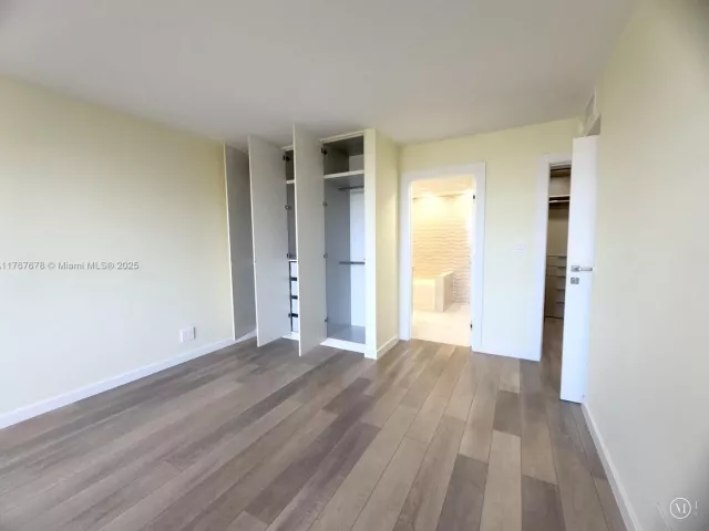 Apartment for sale  Unit #1015 - photo 5735364