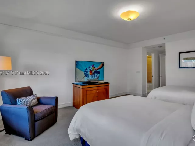2-bedroom condo for rent in Miami - 1435 Brickell Ave 3607 - MondialRealty
