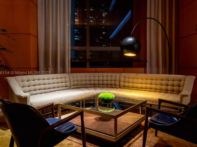 2-bedroom condo for rent in Miami - 1435 Brickell Ave 3607 - MondialRealty