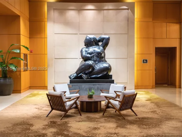 2-bedroom condo for rent in Miami - 1435 Brickell Ave 3607 - MondialRealty