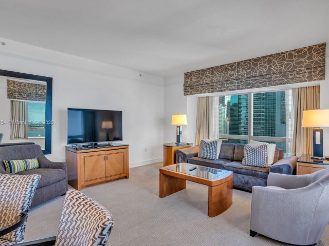 Apartment for rent  Unit #3607 - photo 5731754