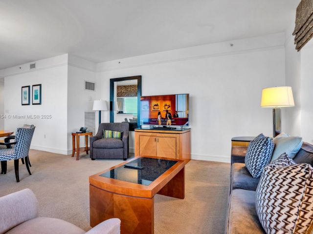 Apartment for rent  Unit #3607 - photo 5731757